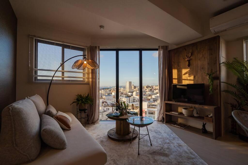 浦添The Penthouse Ginowan公寓 外观 照片
