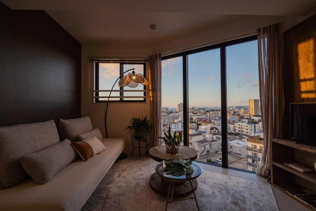 浦添The Penthouse Ginowan公寓 外观 照片